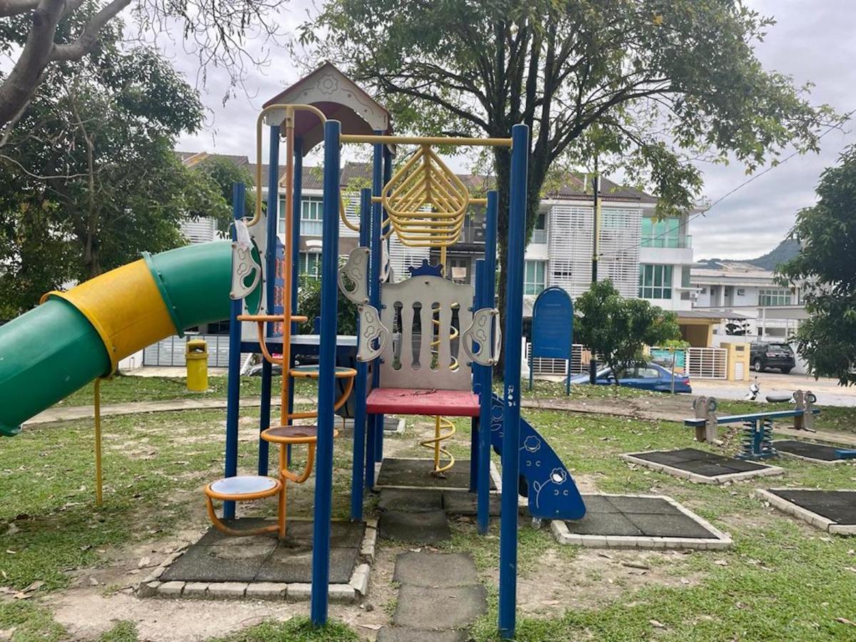 Raudhah, Taman Gombak Ria * Batu Caves