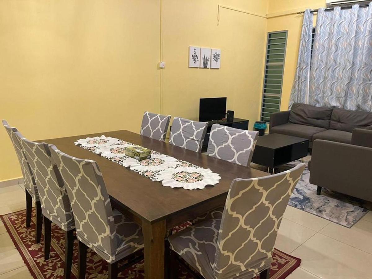 Raudhah, Taman Gombak Ria Holiday home